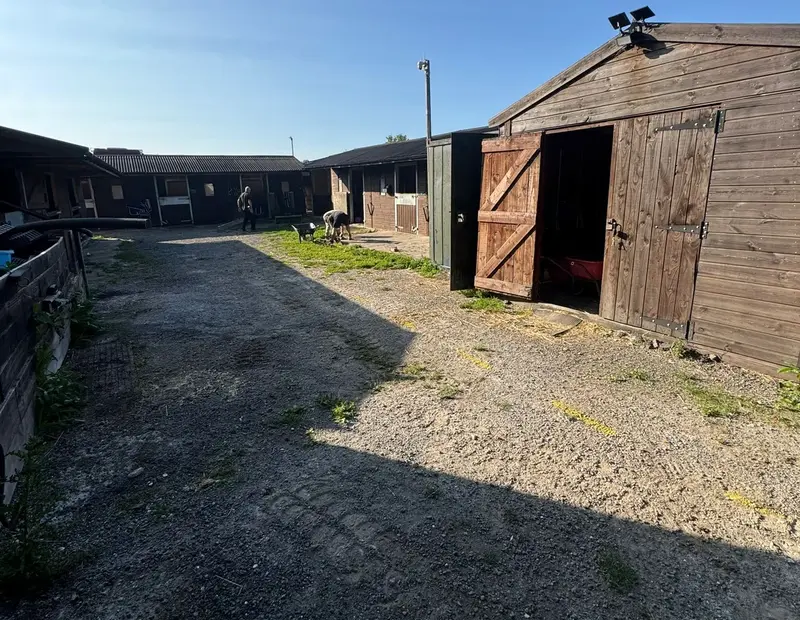Tarmac stable yard with drainage, Kent