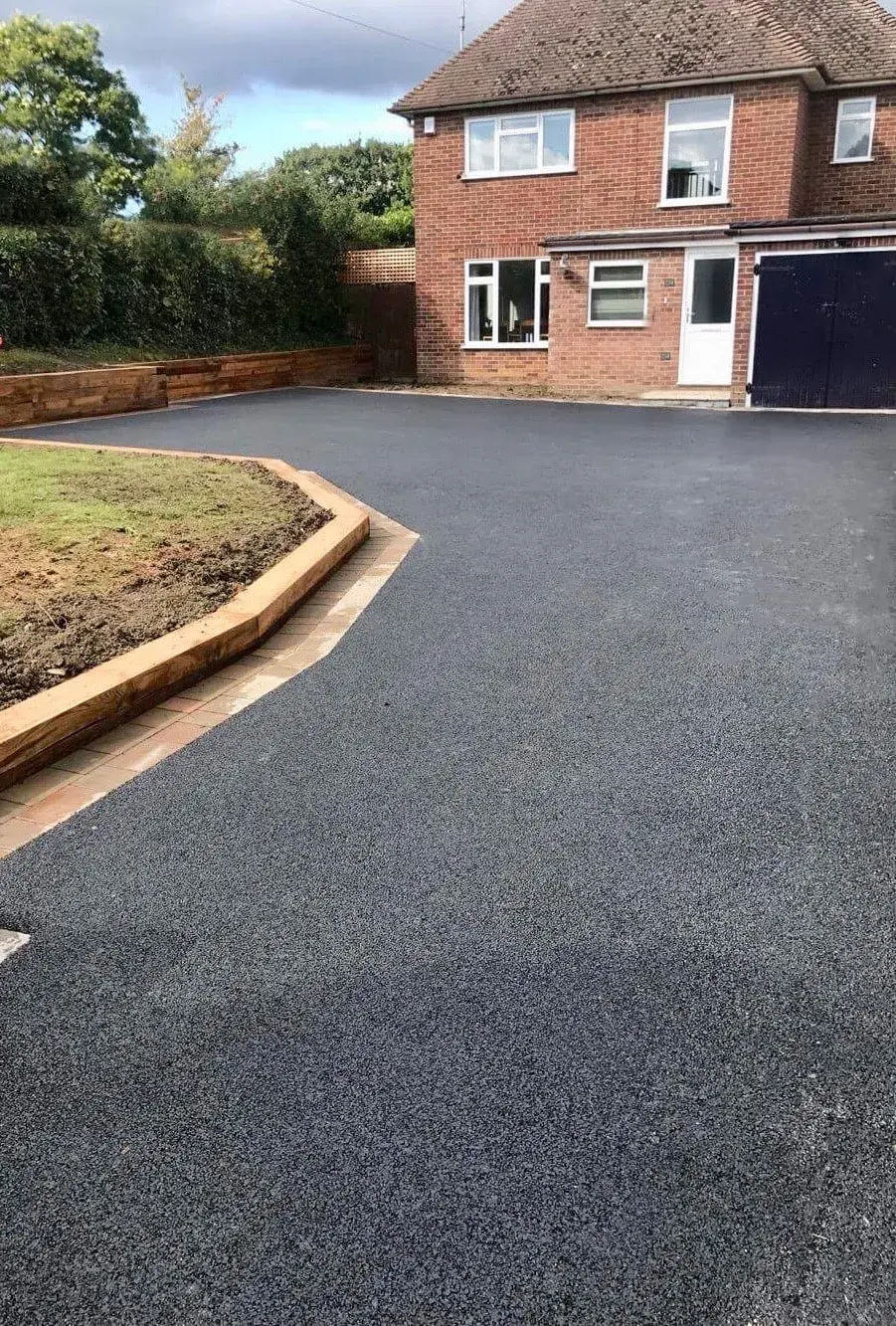 New tarmac driveway with decorative edging, Kent